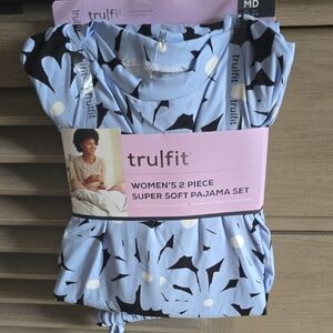 Trulfit Women's Blue and Black Pajama Set🩷